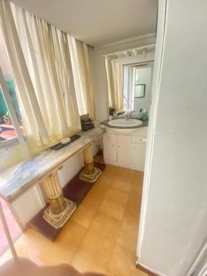 Piso Y Patio Apartment Barcelona Bagian luar foto