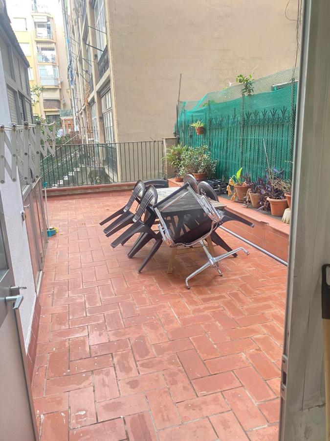 Piso Y Patio Apartment Barcelona Bagian luar foto