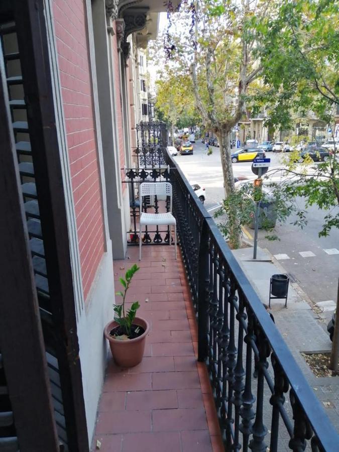 Piso Y Patio Apartment Barcelona Bagian luar foto